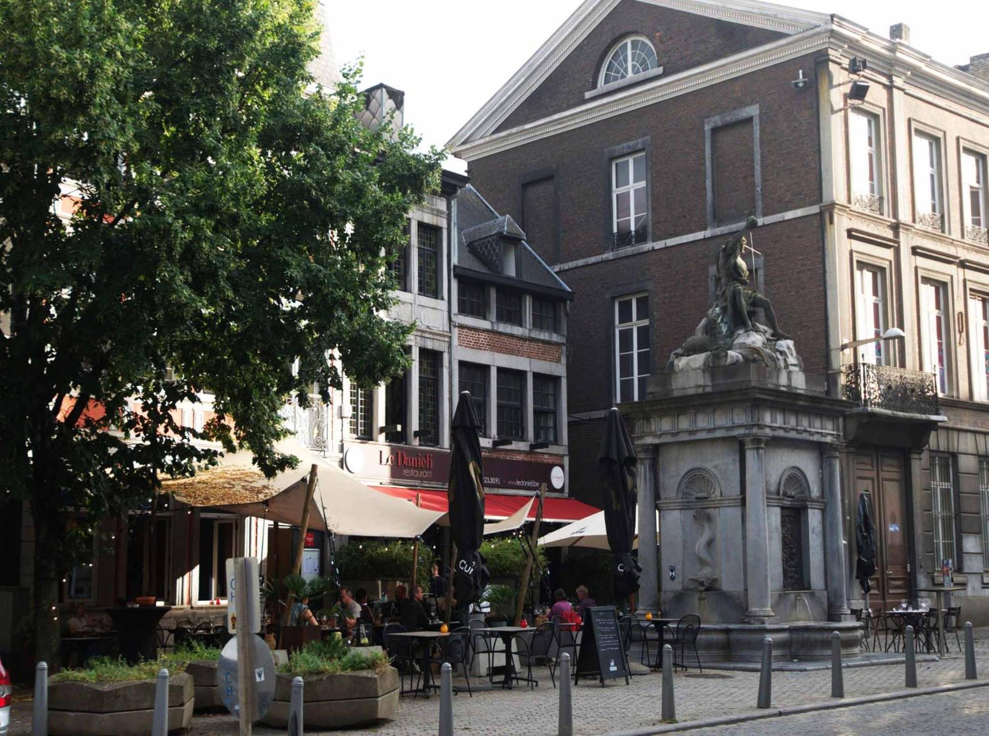 Bonjour Pierreuse * Liege